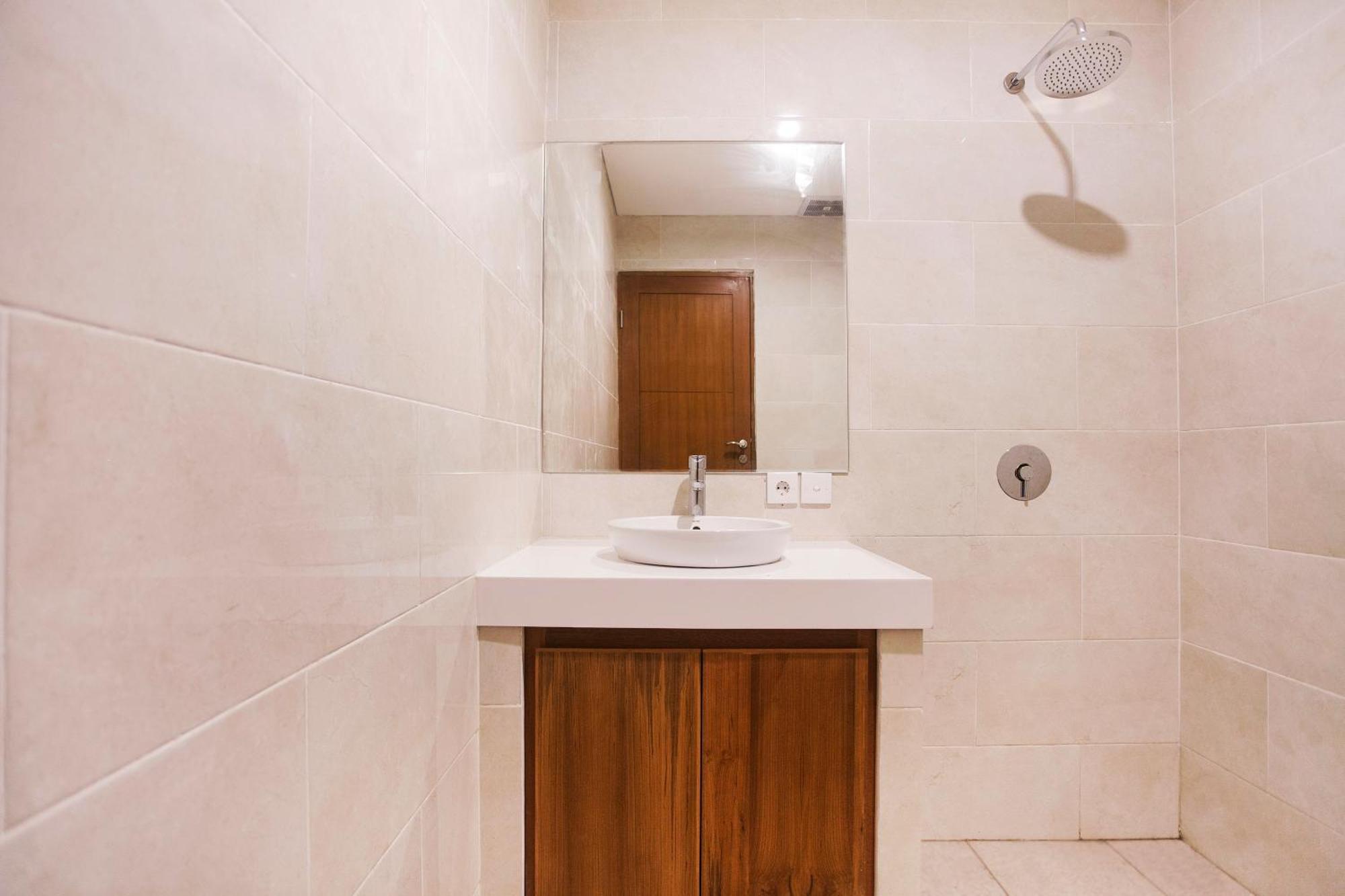 Sahadewa Suites Residence Kerobokan Værelse billede